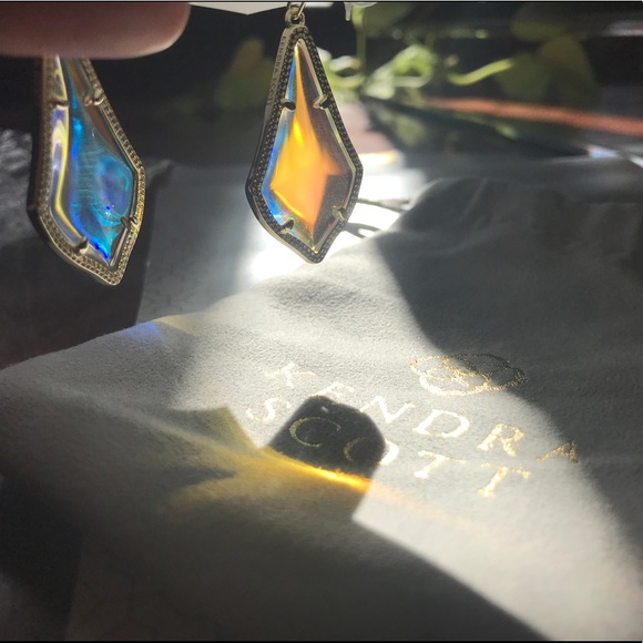 Overpriced Kendra Scott on Poshmark - Picture 6 of 8